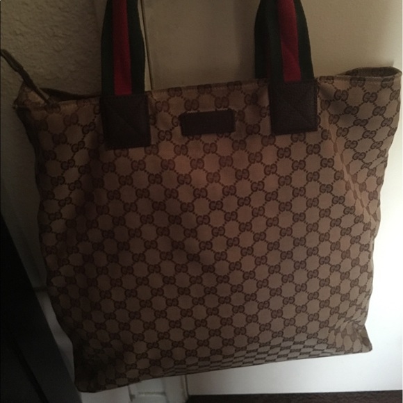 Gucci Handbags - 💯Authentic Gucci Tote💯