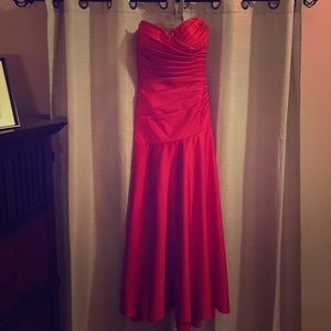 Vibrant red gown ❤️
