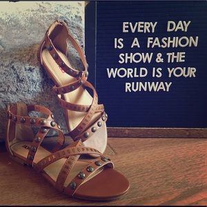 NWT Women's gladiator sandals