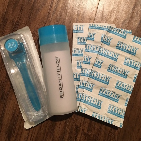 Rodan + Fields Other - NWT Rodan + Fields AMP MD Exfoliating Roller