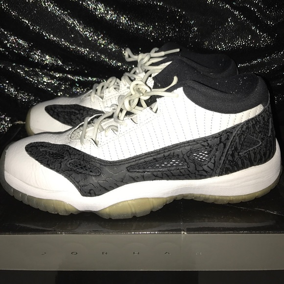 Air Jordan 11 Retro Low. Size 6.5 - Picture 1 of 4