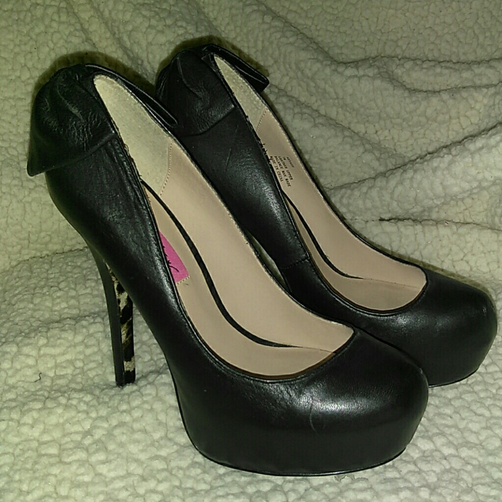 BETSEY JOHNSON BLACK LEATHER STILLETOS "NEW"
