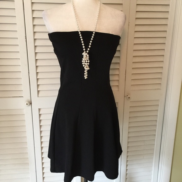 Rich Coco Dresses & Skirts - Rich Coco Black Strapless Size 8