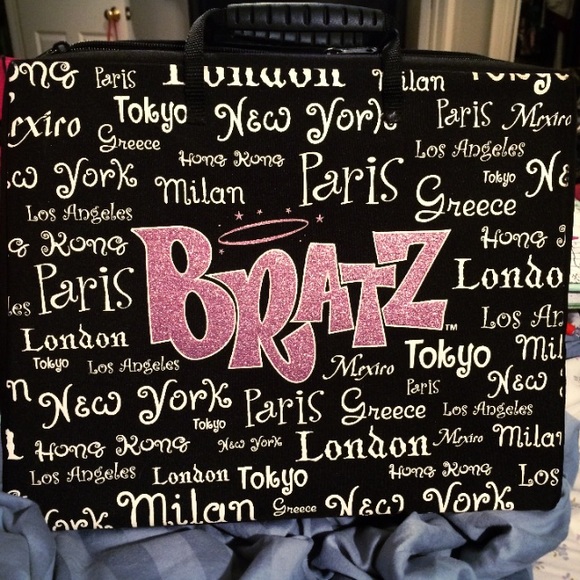 Bratz closet case - Picture 1 of 4