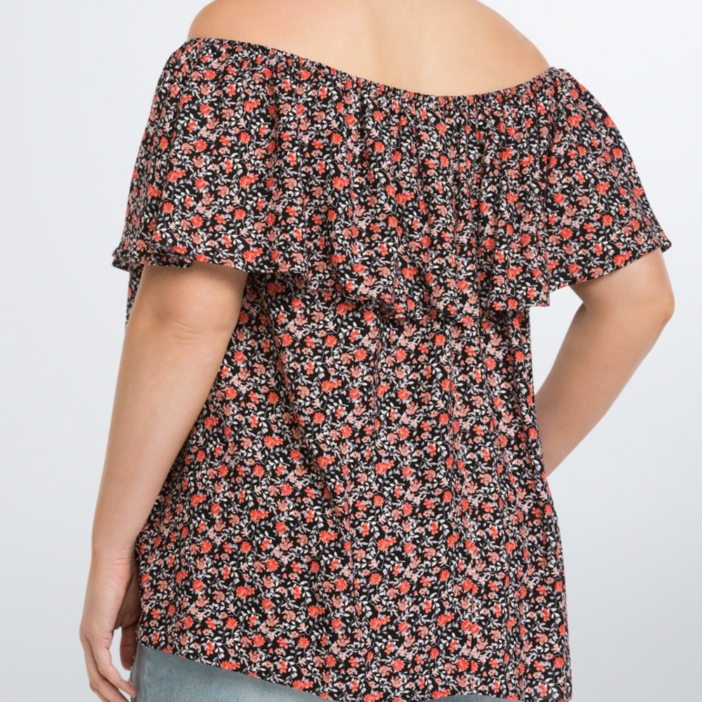 SOLD OUT 🌸 NWT Torrid Floral Ruffle Top - Picture 2 of 4