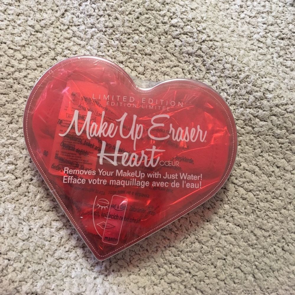 BNIB Limited Edition Make Up eraser