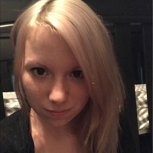 Meet your Posher, Nicole