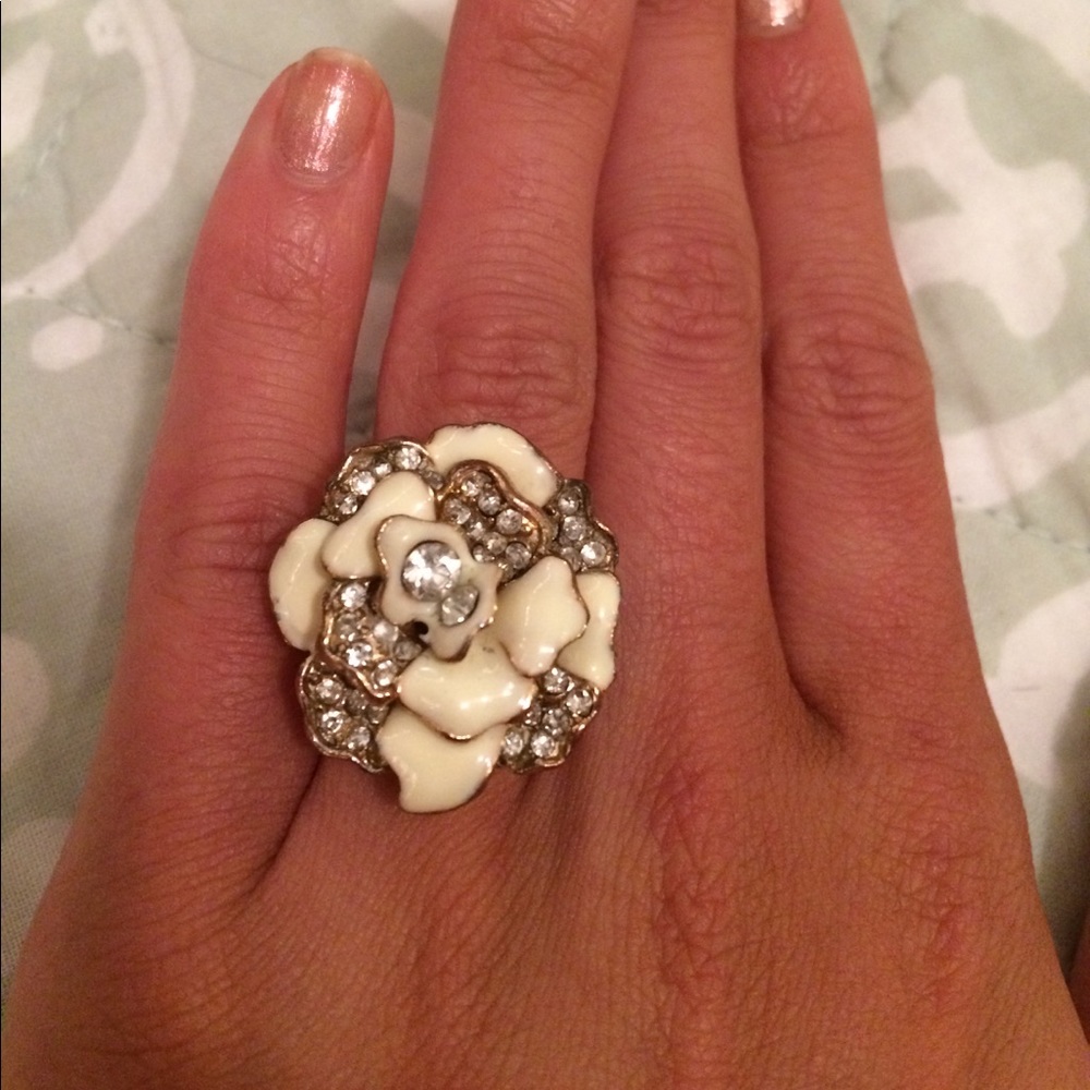 Gold rose ring