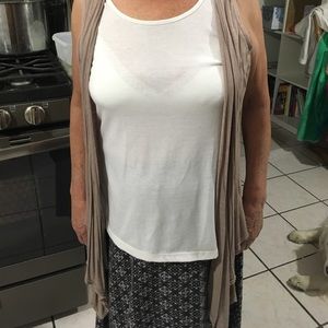 Cute sleeveless shirt