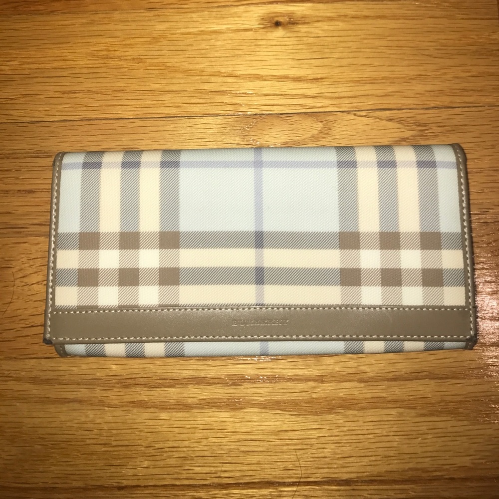 Burberry Classic Pattern Wallet