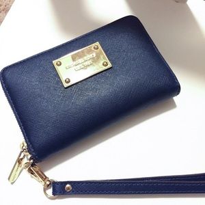 Michael Kors Flat Navy Phone Wristlet