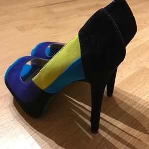 Multicolored Peep Toe Pumps