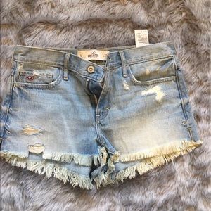 Hollister jean shorts ☺️