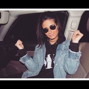 Meet your Posher, Isadora