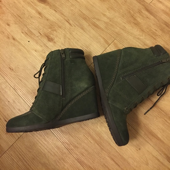 Naturalizer wedge sneakers 6.5M new - Picture 1 of 5