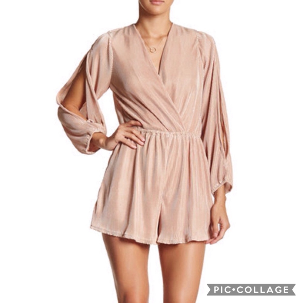 Amelia !  Plisse Open Sleeve Romper