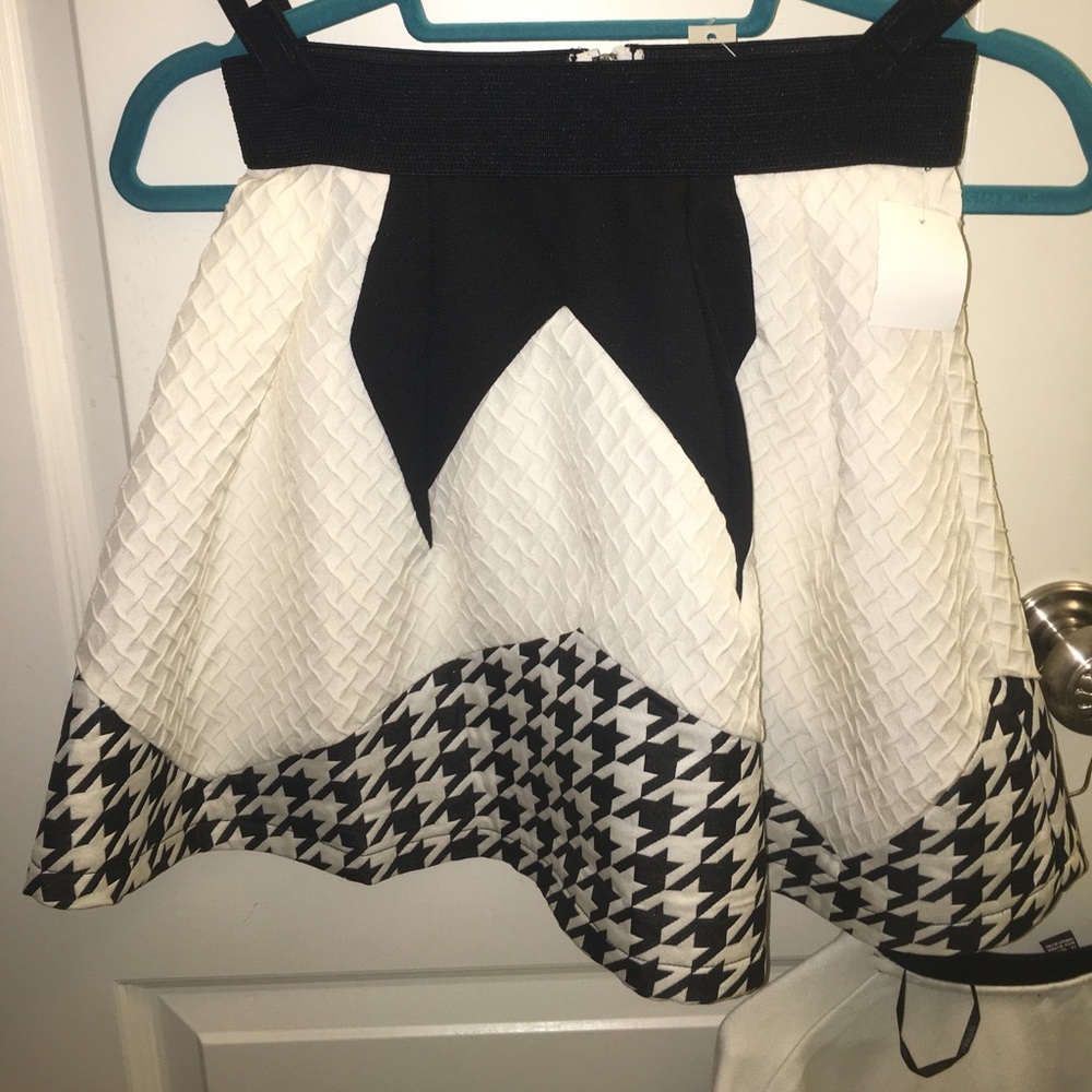 Houndstooth skirt