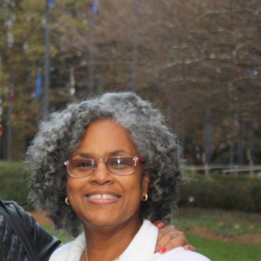 Meet your Posher, Lynda