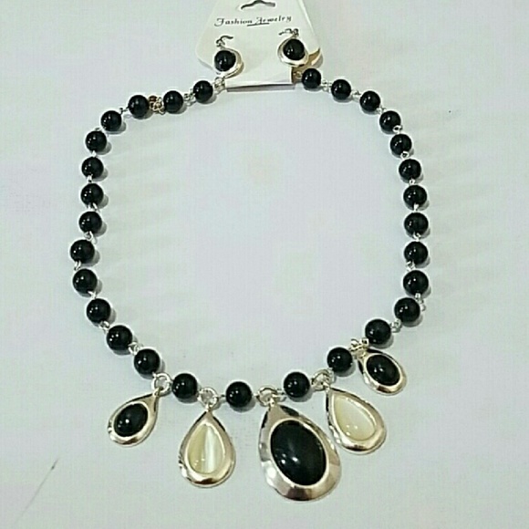 Necklace and Earrings Set - Picture 4 of 4