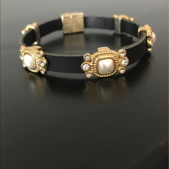 H&M Jewelry - Stunning Pearl Black Gold Magnetic Bracelet