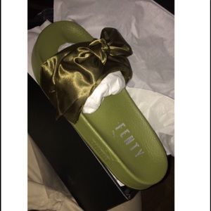 FENTY X PUMA Bow Slides
