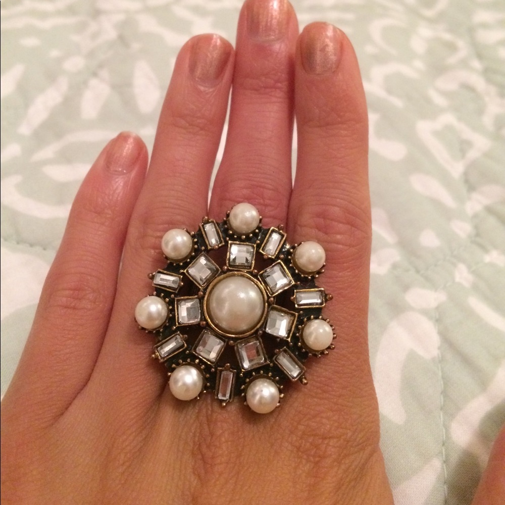 Pearl starburst ring