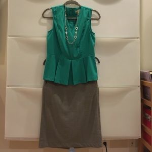 BANANA REPUBLIC * Gray Pencil Skirt