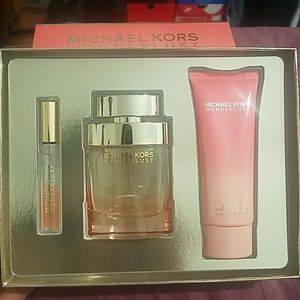 Michael Kors Wonderlust Purfume Set