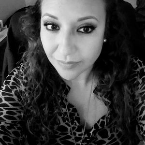 Meet your Posher, Nena