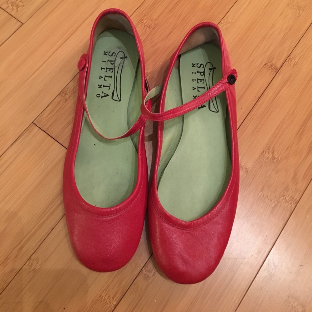 Spelta Milano red flats