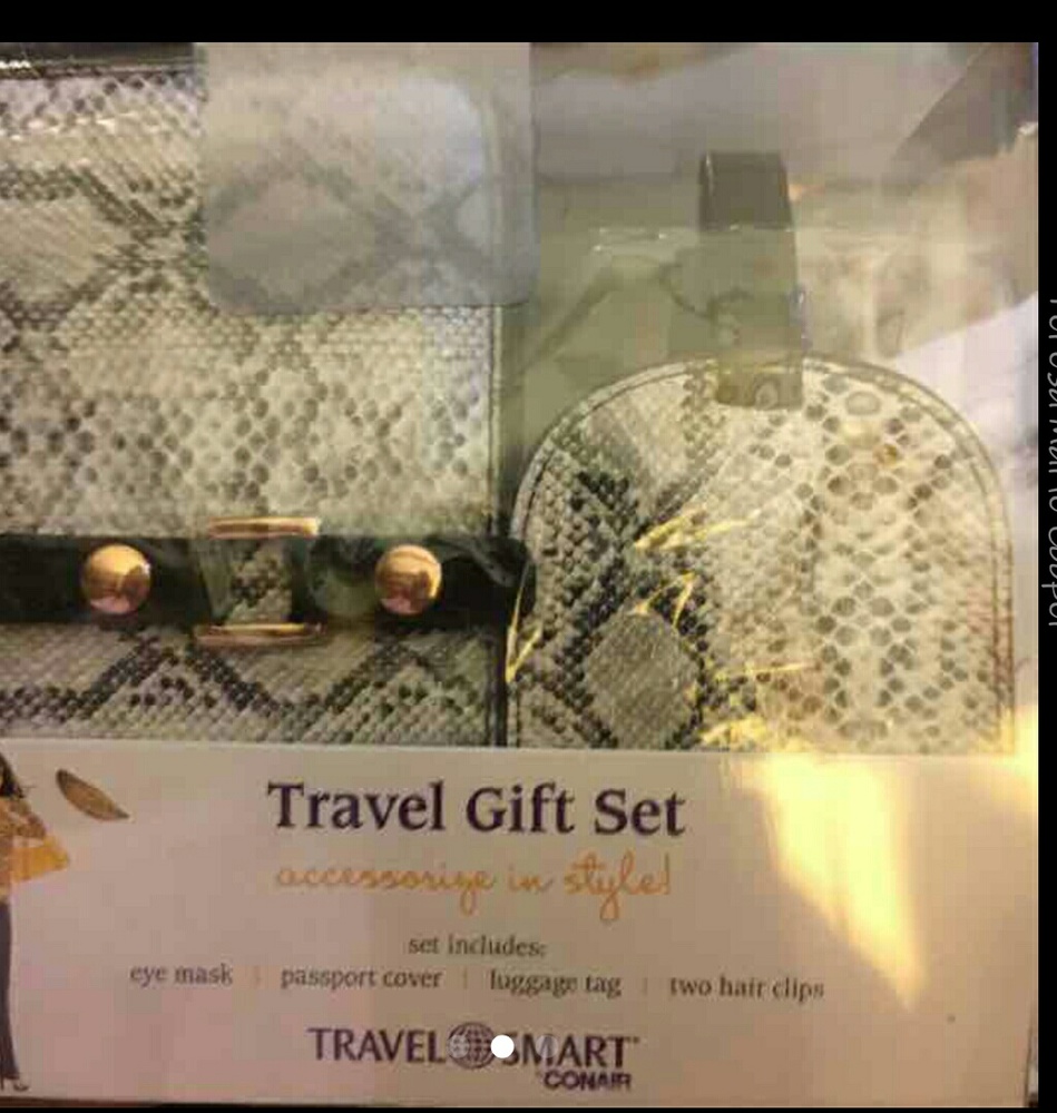 Travel gift set by Travel Smart Conair
