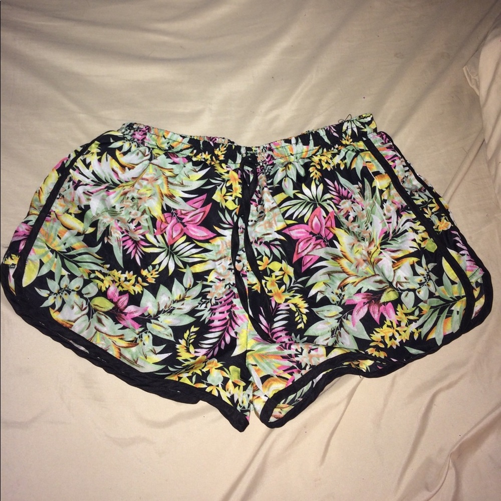 Tropical shorts