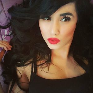 Meet your Posher, Zenaida