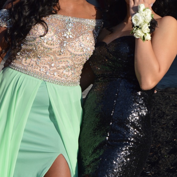 prom dress - Picture 4 of 4