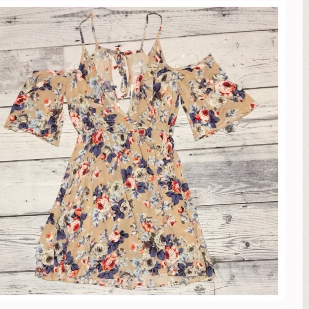Floral Cold Shoulder Sun Dress 🌻 - Picture 2 of 8
