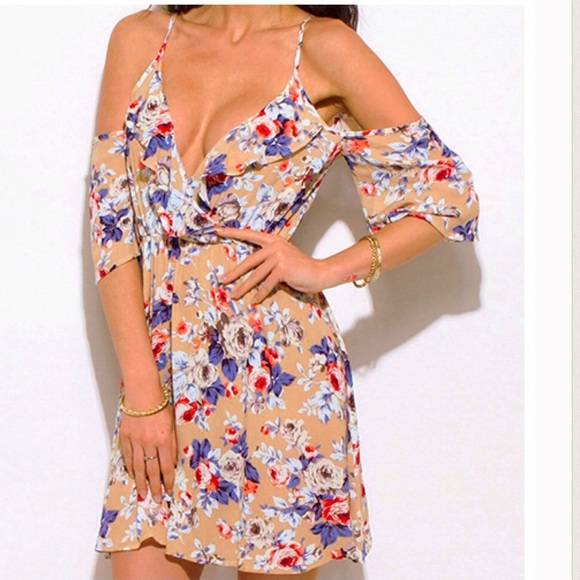 Dresses & Skirts - Floral Cold Shoulder Sun Dress 🌻