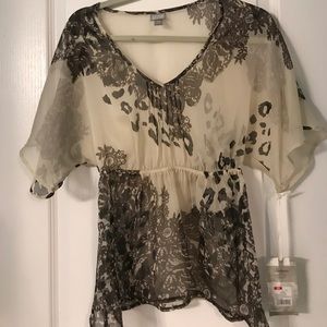 NWT! Cream lightweight blouse
