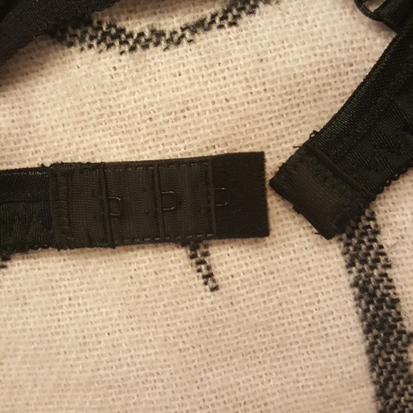 Midnight Cupless Bra - Picture 5 of 5