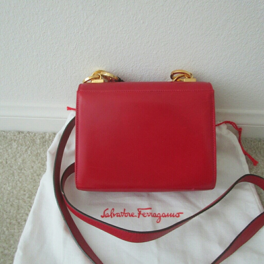 Authentic Savatore Ferragamo lock shoulder bag - Picture 3 of 4