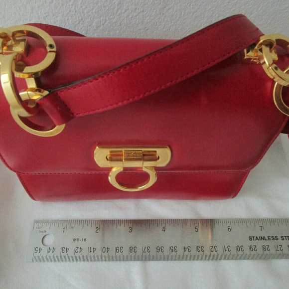 Authentic Savatore Ferragamo lock shoulder bag - Picture 2 of 4