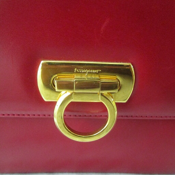 Authentic Savatore Ferragamo lock shoulder bag - Picture 4 of 4