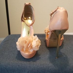 Size 9 pink and gold heels
