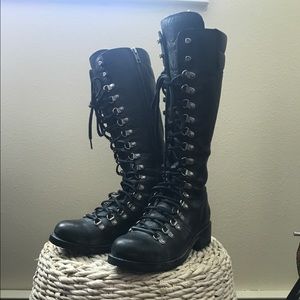 Frye Rogan military style boot. Like new condition