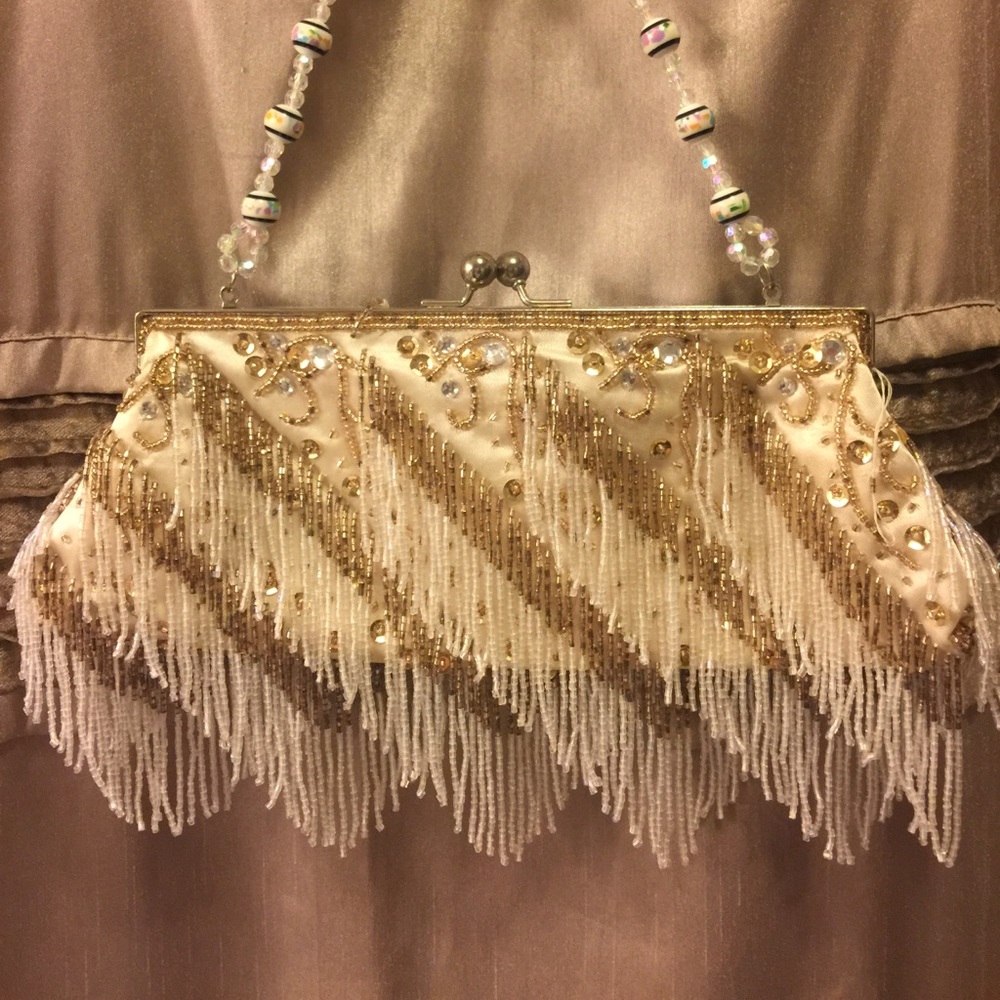Beaded  clutch