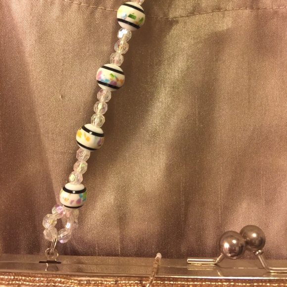 Beaded  clutch - Picture 2 of 3