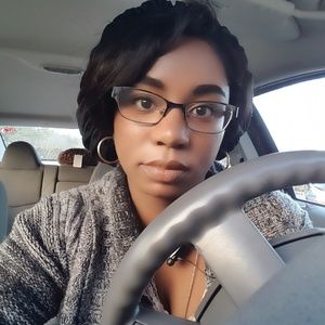 Meet your Posher, Kristin