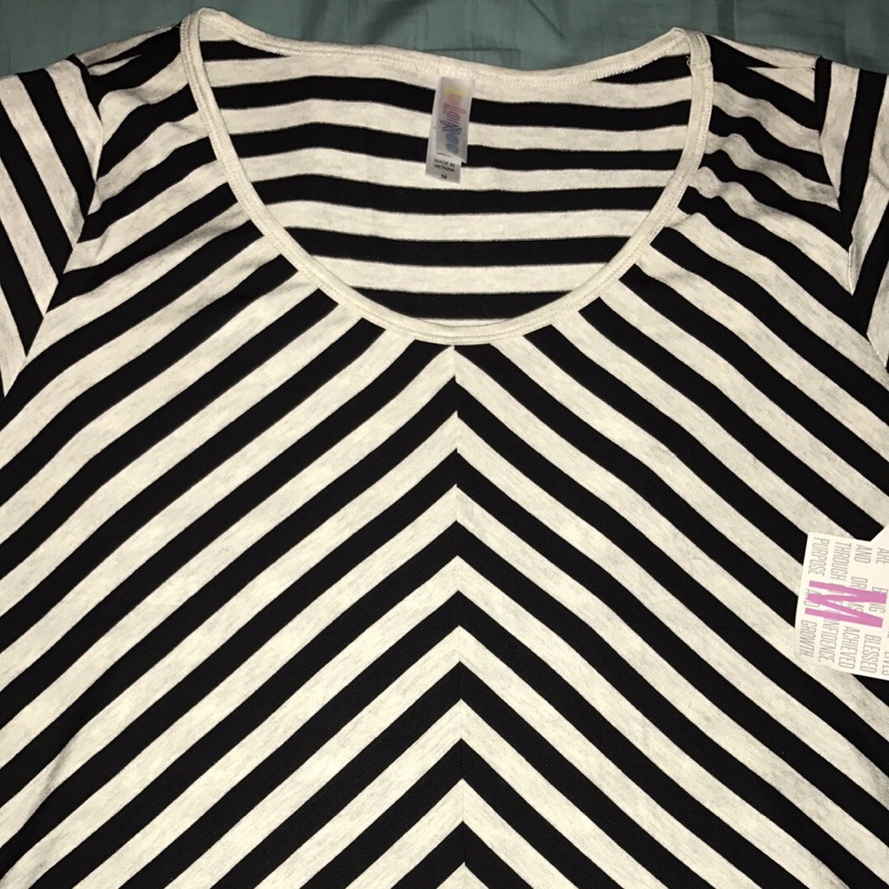 Lularoe Medium Classic T