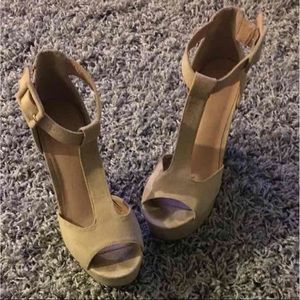 Tan faux suede ankle strap size 5 platform sandal