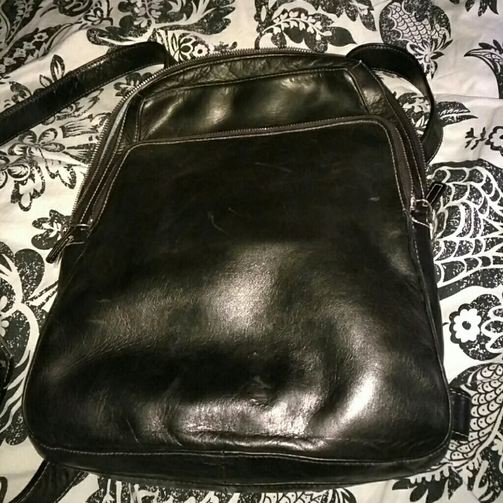 M/L 100%ALL LEATHER BLACK BACKPACK
