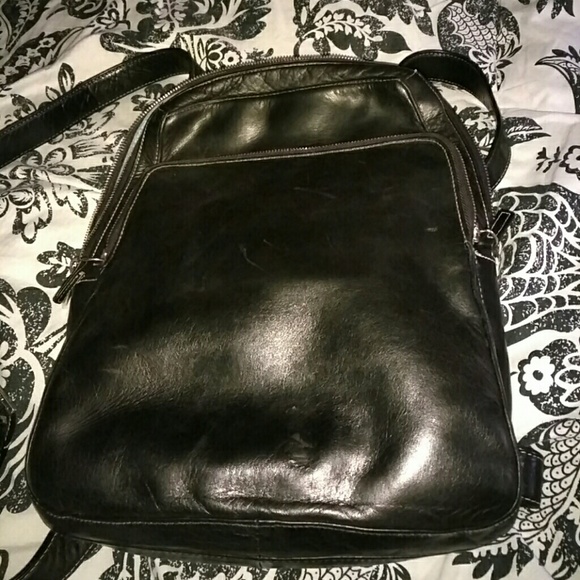 M/L 100%ALL LEATHER BLACK BACKPACK - Picture 1 of 2